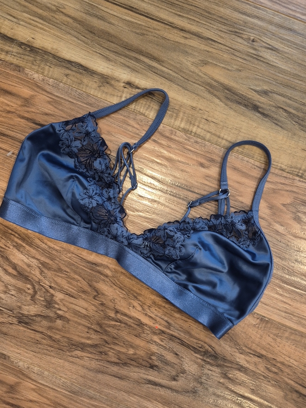 aerie - NWOT Perriwinkle Color Satin Floral Lace Bralette